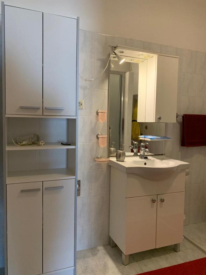 Elena 40 M2 With Beautiful Wide Sea Views 3 Stars * Hvar Town